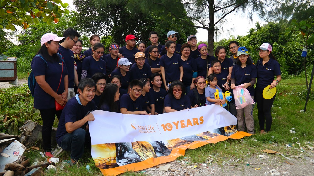 Sun Life Foundation LLPCHEA Coastal Cleanup Photo 4