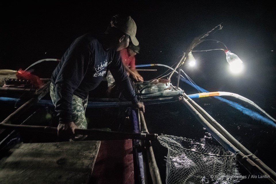 Night Fisherman - Alo Lantin, WWF-Philippines 9