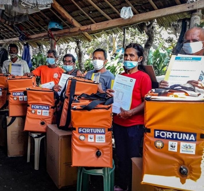 <h1>WWF-Philippines Distributes Fortuna Coolers to Bicol Fishers, Provides Livelihood Support for Pandemic</h1>
<p>The World Wide Fund for Nature (WWF) Philippines began distributing collapsible coolers designed by/p>
<p style="text-align: right;"><a href="https://support.wwf.org.ph/resource-center/story-archives-2020/coolers-distribution-bicol/" target="_blank" rel="noopener noreferrer">Read More &gt;</a></p>
