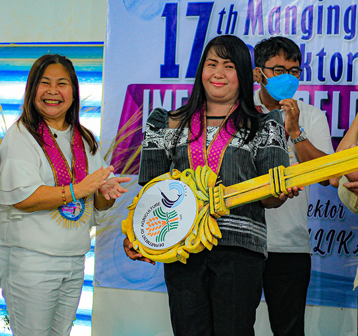 <h1>Women Take the Lead in Mindoro and Bicol</h1>
<p>This World Tuna Day, women are leading the way toward sustainable fisheries.</p>
<p style="text-align: right;"><a href="https://support.wwf.org.ph/resource-center/story-archives-2022/fisherfolk-directors-2022/" target="_blank" rel="noopener noreferrer">Read More &gt;</a></p>